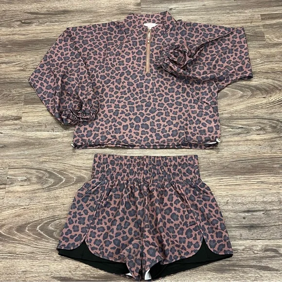 PINK LILY BROWN SPOTTED SWEETHEART
WINDBREAKER AND LINED ACTIVE SHORTS - Picture 1 of 11
